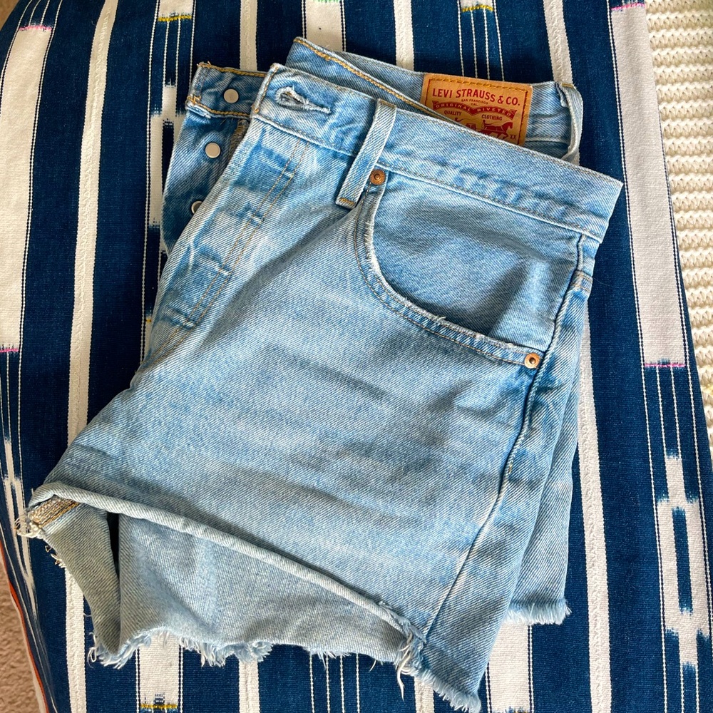 Levi Jean Shorts